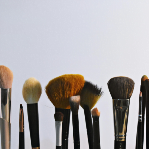 How Long Do Makeup Brushes Last? Lifespan and Maintenance