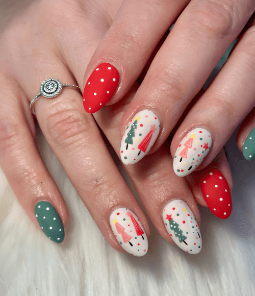 Christmas Vibe Polka Dot Nails