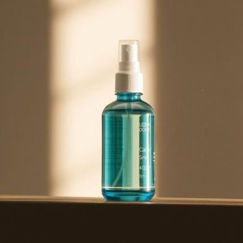 Do Setting Sprays Actually Work, The Chemistry Behind It